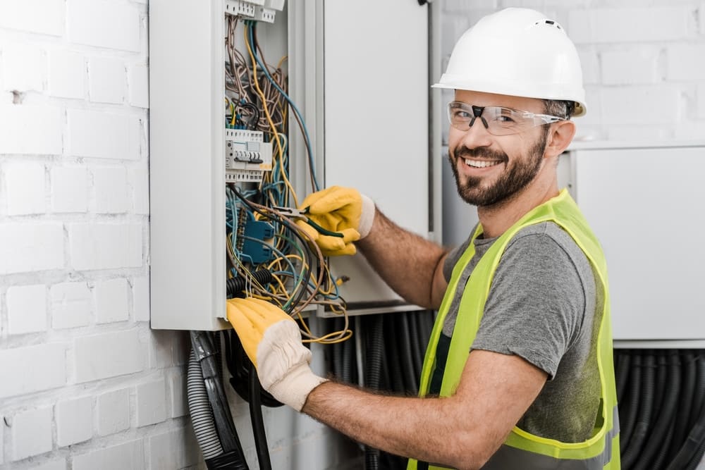 Curso de Seguridad en Trabajos Eléctricos Curso de Seguridad en Trabajos Eléctricos